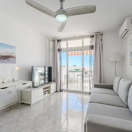 New In Cristianos Renovated With Ac, Steps From Playa Vistas Apartamento *