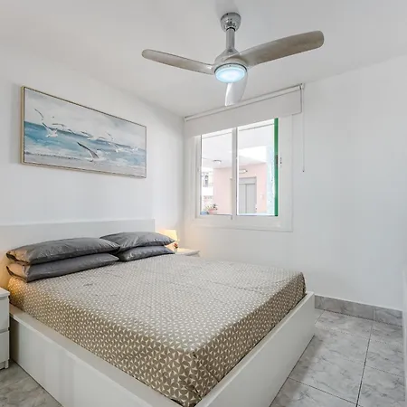Appartamento New In Cristianos Renovated With Ac, Steps From Playa Vistas