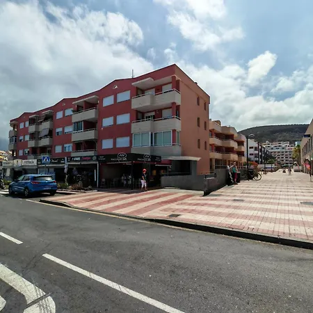 New In Cristianos Renovated With Ac, Steps From Playa Vistas Daire